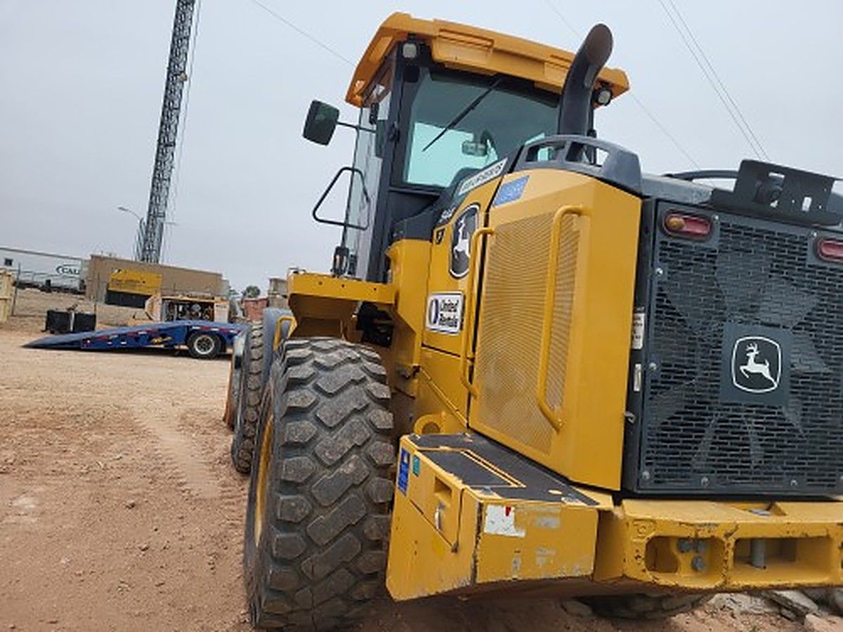 JOHN DEERE 544P photo 5