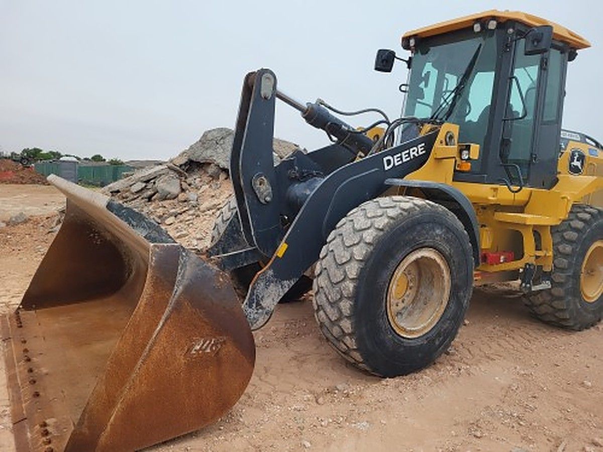 JOHN DEERE 544P photo 7