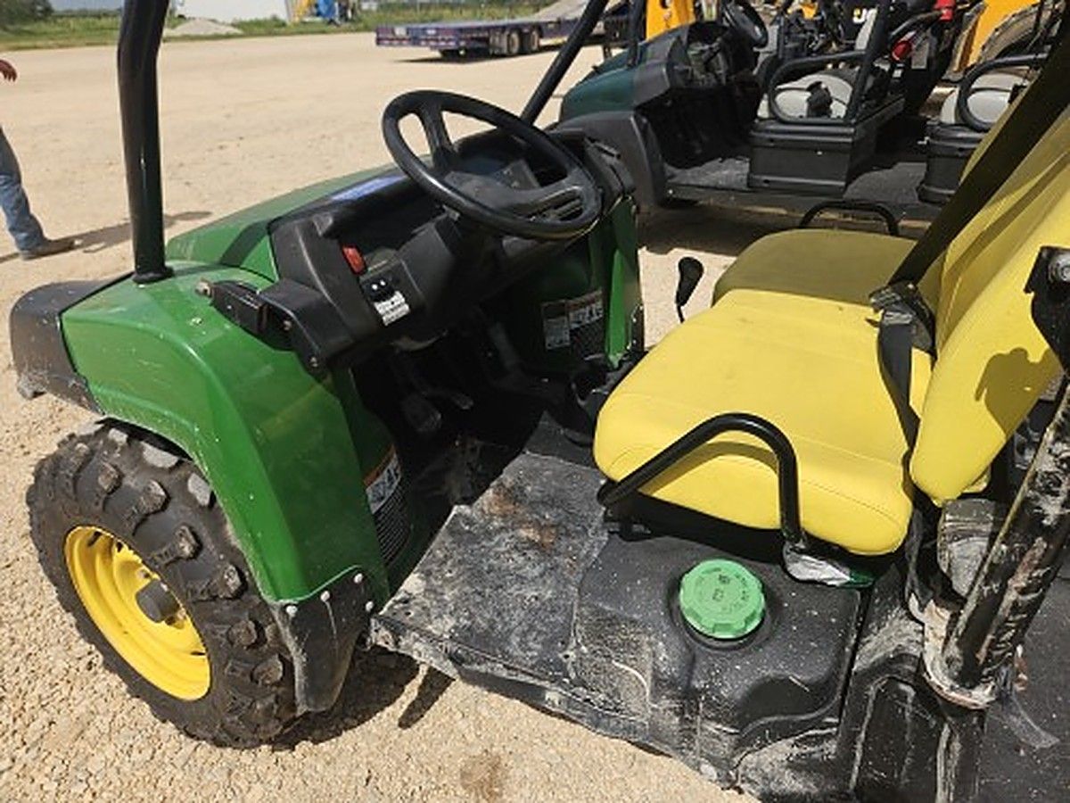 JOHN DEERE XUV855M S4 photo 4