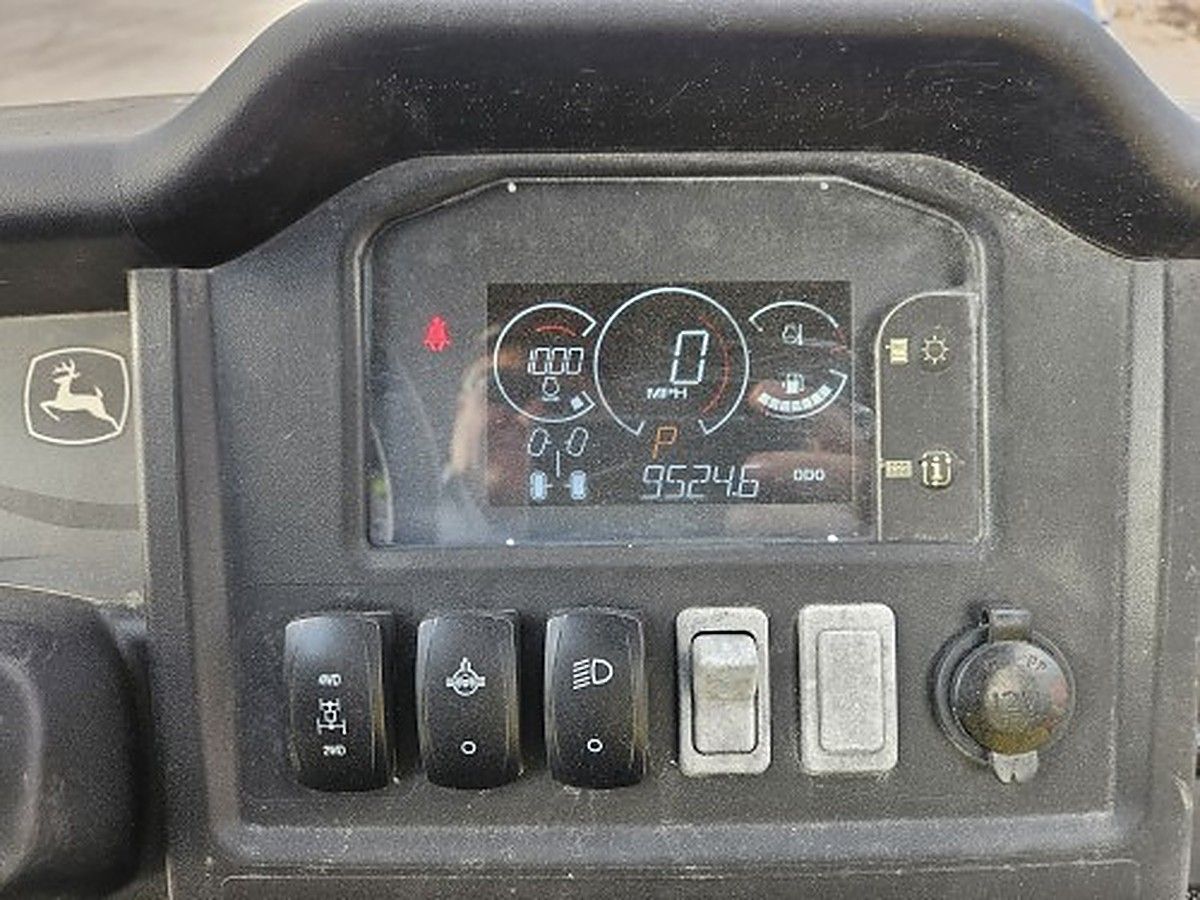 JOHN DEERE XUV855M S4 photo 5