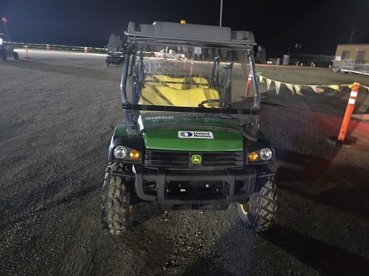 JOHN DEERE XUV855M S4 photo 3
