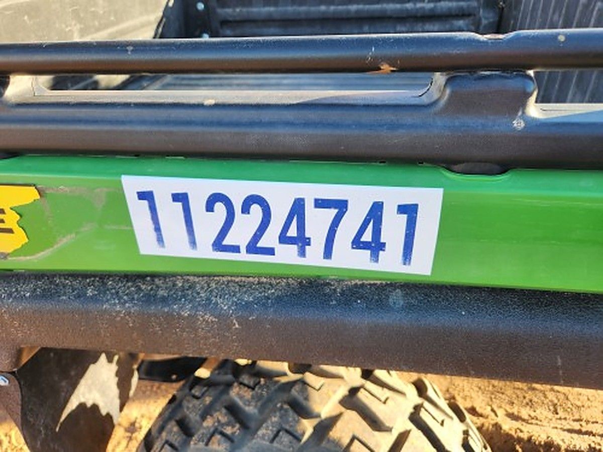 JOHN DEERE XUV855M S4 photo 6
