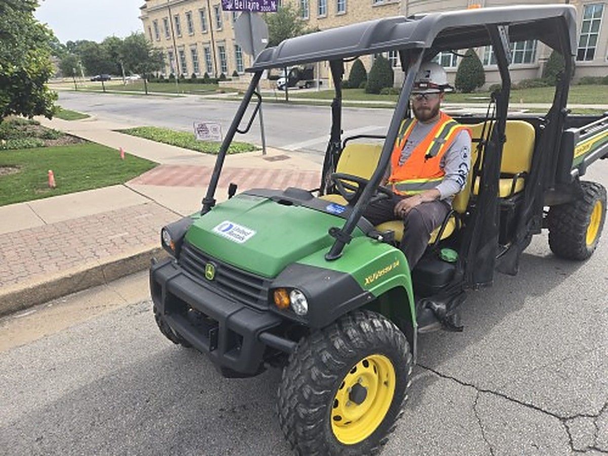 JOHN DEERE XUV855M S4 photo 2