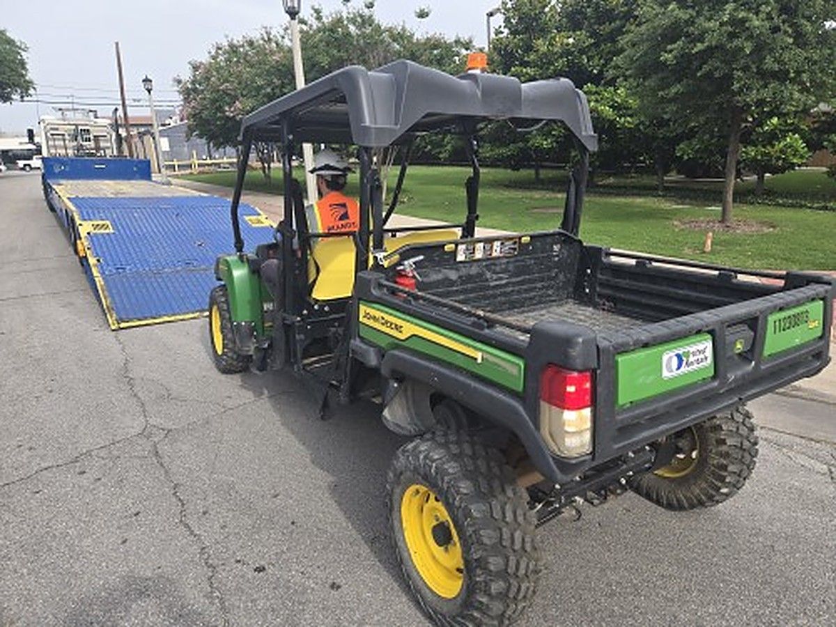 JOHN DEERE XUV855M S4 photo 4