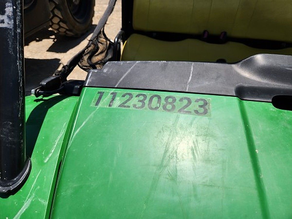 JOHN DEERE XUV855M S4 photo 11