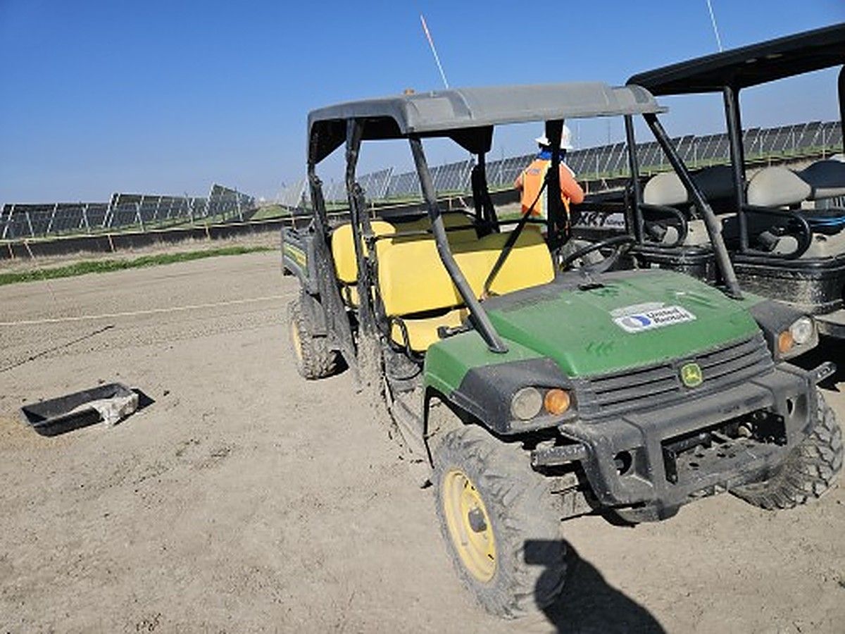 JOHN DEERE XUV855M S4 photo 9