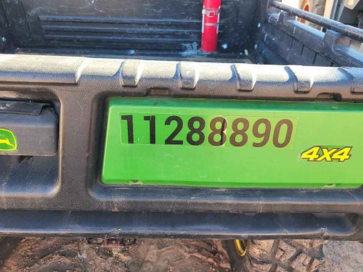 JOHN DEERE XUV855M S4 photo 6