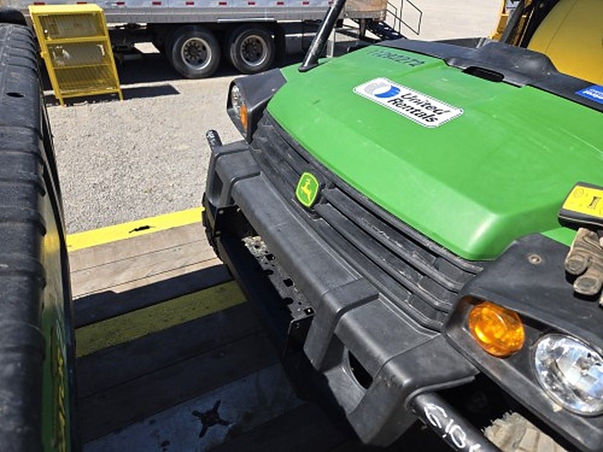 JOHN DEERE XUV855M S4 photo 4