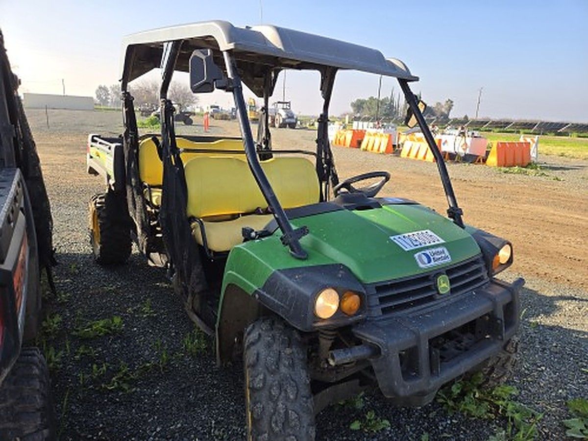 JOHN DEERE XUV855M S4 photo 2