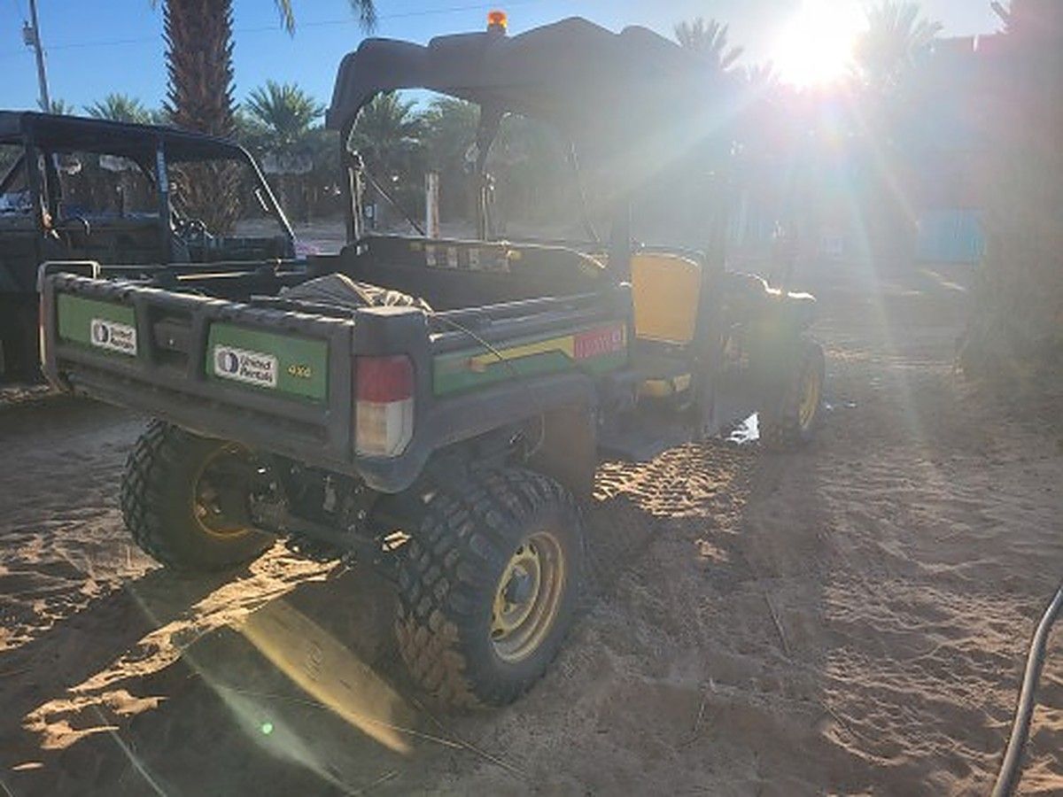 JOHN DEERE XUV855M S4 photo 3