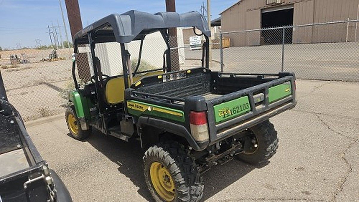 JOHN DEERE XUV855M photo 4