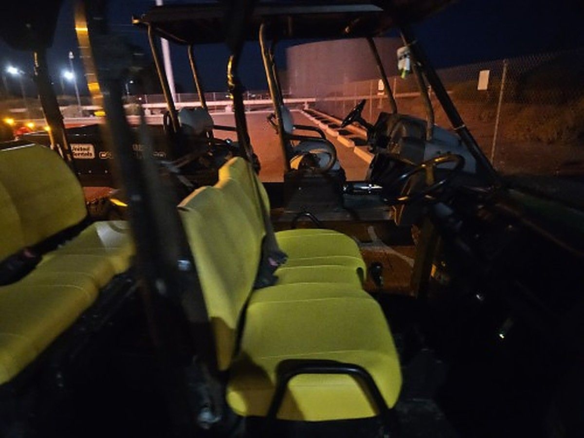 JOHN DEERE XUV855M photo 10