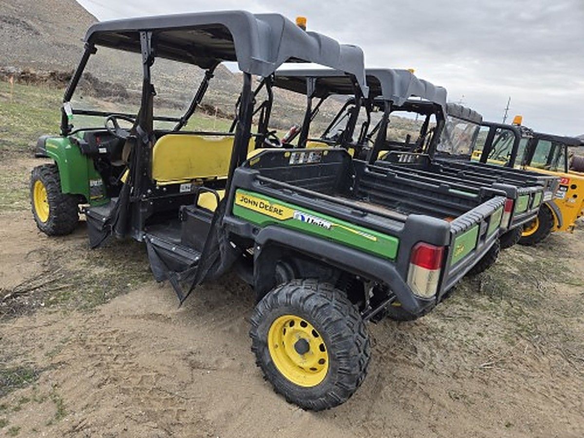 JOHN DEERE XUV855M photo 3