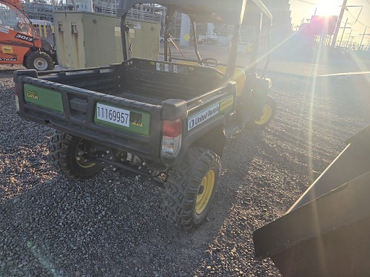 JOHN DEERE XUV855M photo 2