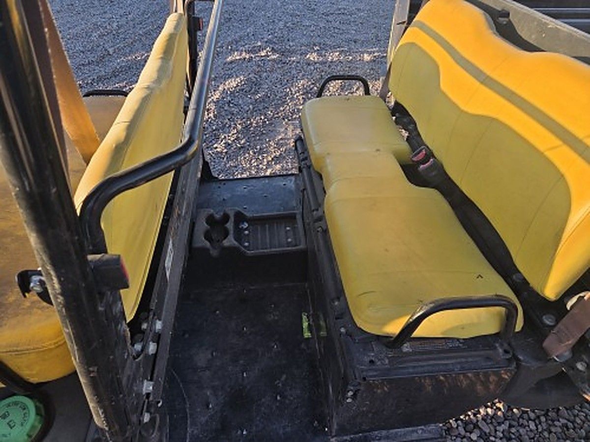 JOHN DEERE XUV855M photo 7