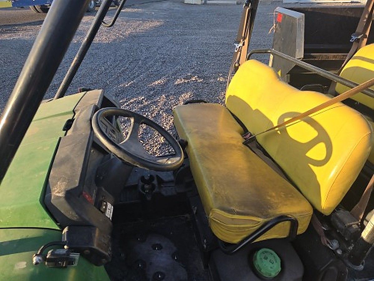 JOHN DEERE XUV855M photo 8