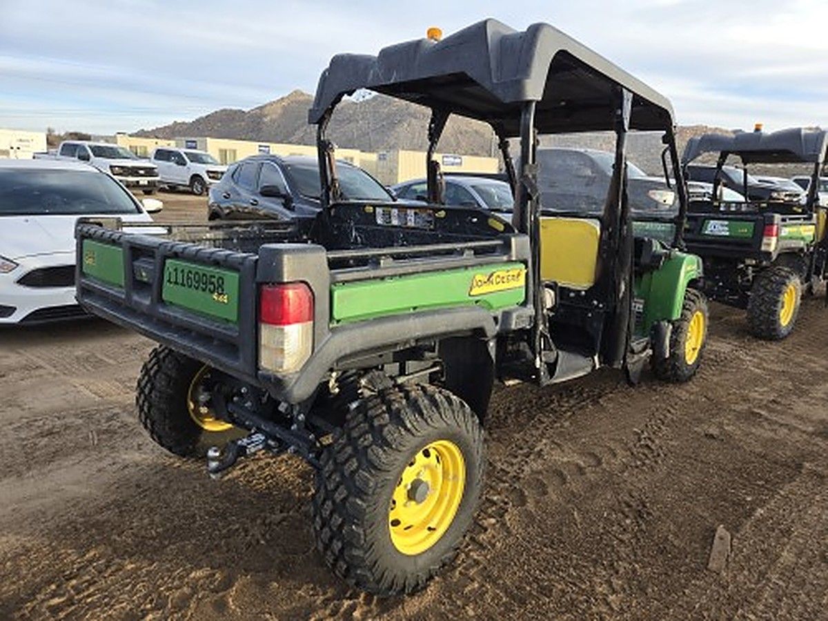 JOHN DEERE XUV855M photo 2