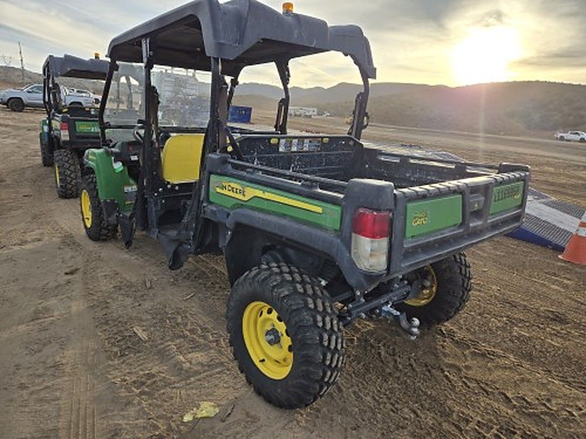 JOHN DEERE XUV855M photo 3
