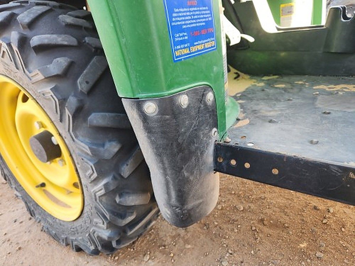 JOHN DEERE XUV855MS4 photo 17