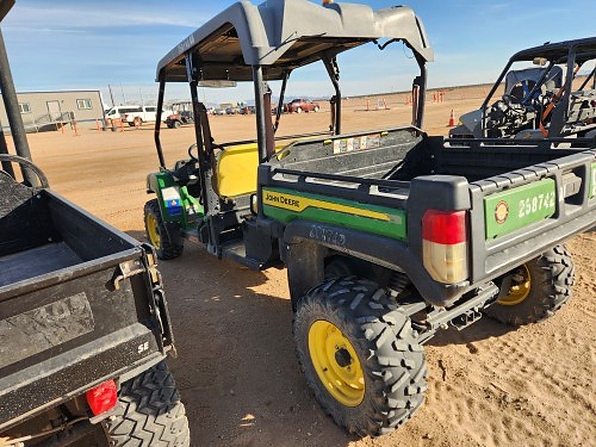 JOHN DEERE XUV855MS4 photo 5