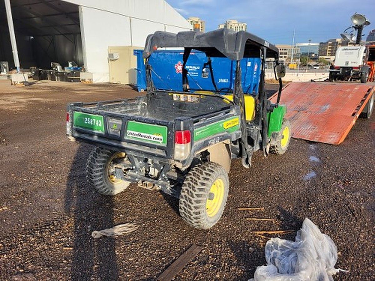 JOHN DEERE XUV855MS4 photo 4