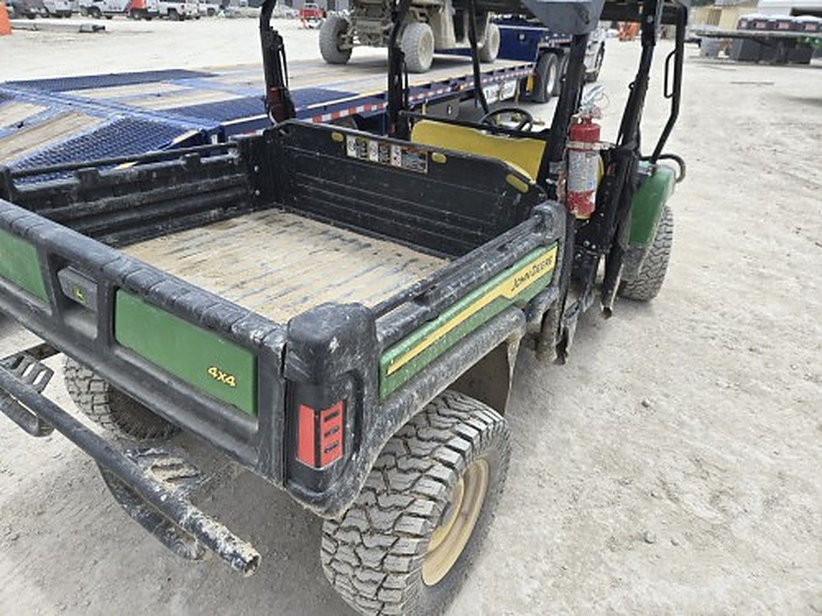 JOHN DEERE XUV855MS4 photo 3