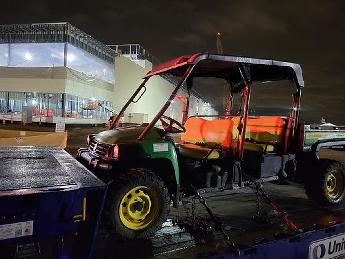 JOHN DEERE XUV855MS4 photo 2