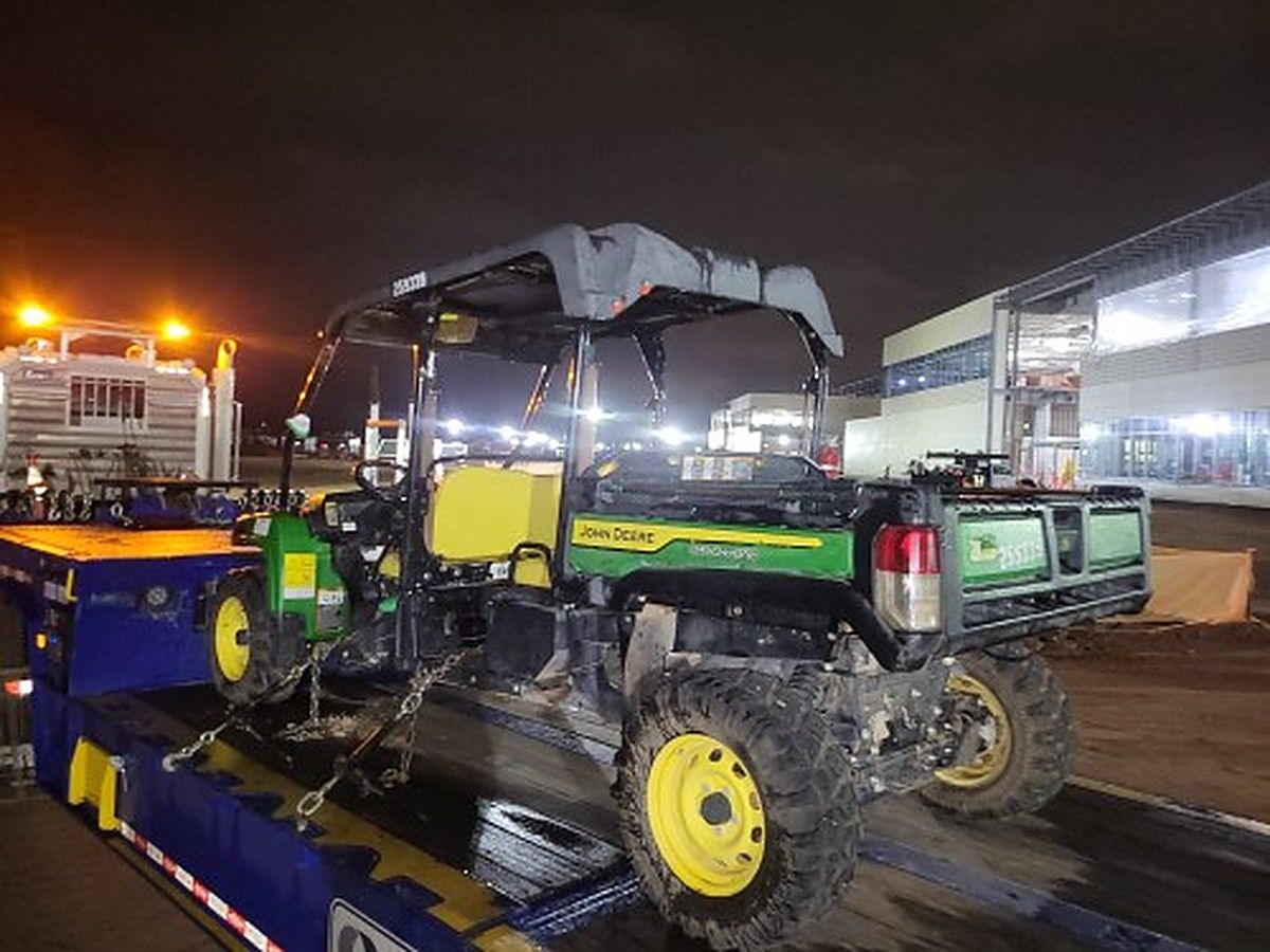 JOHN DEERE XUV855MS4 photo 3