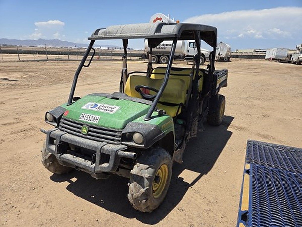 JOHN DEERE XUV855MS4 photo 2