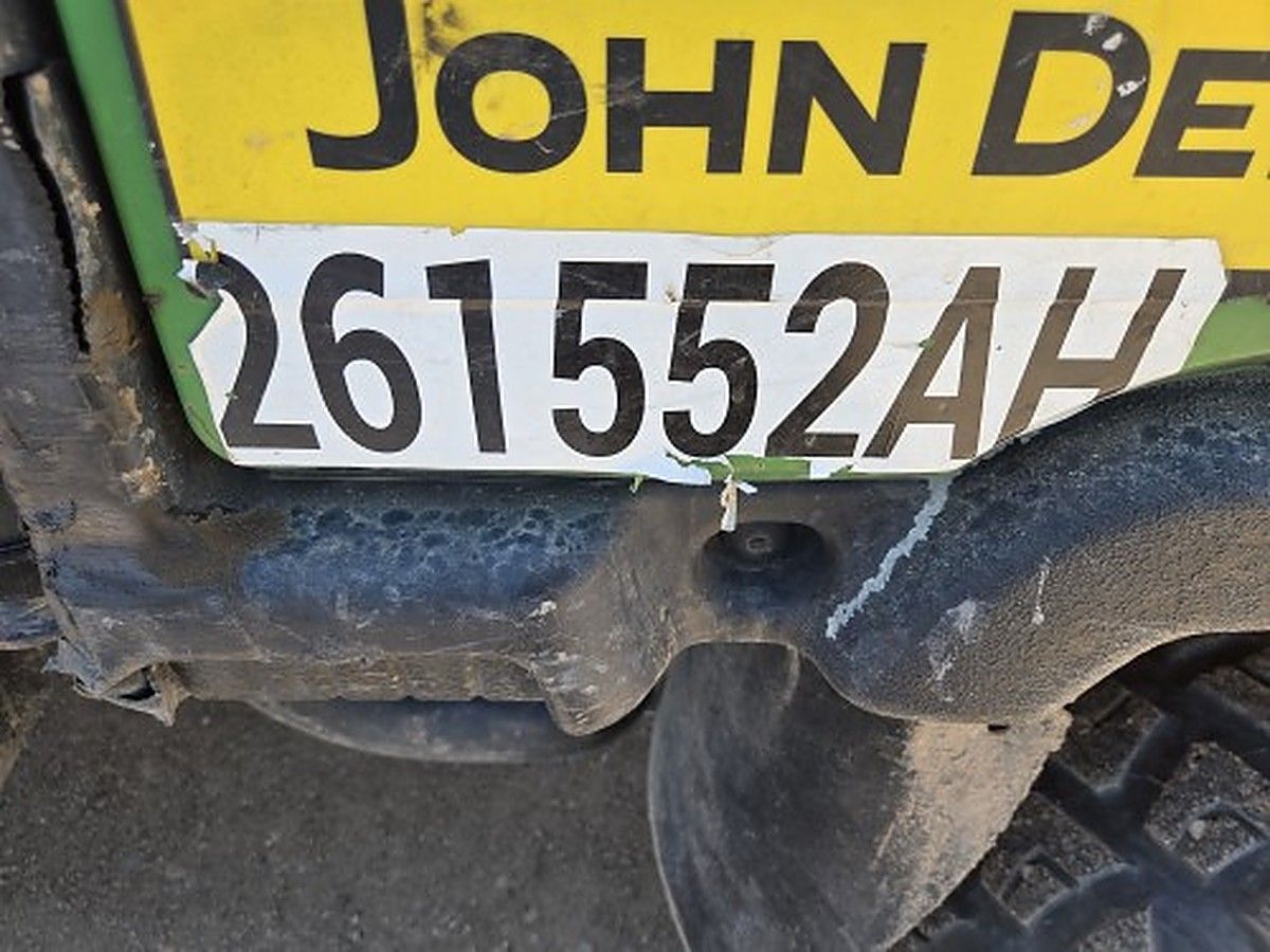 JOHN DEERE XUV855MS4 photo 4