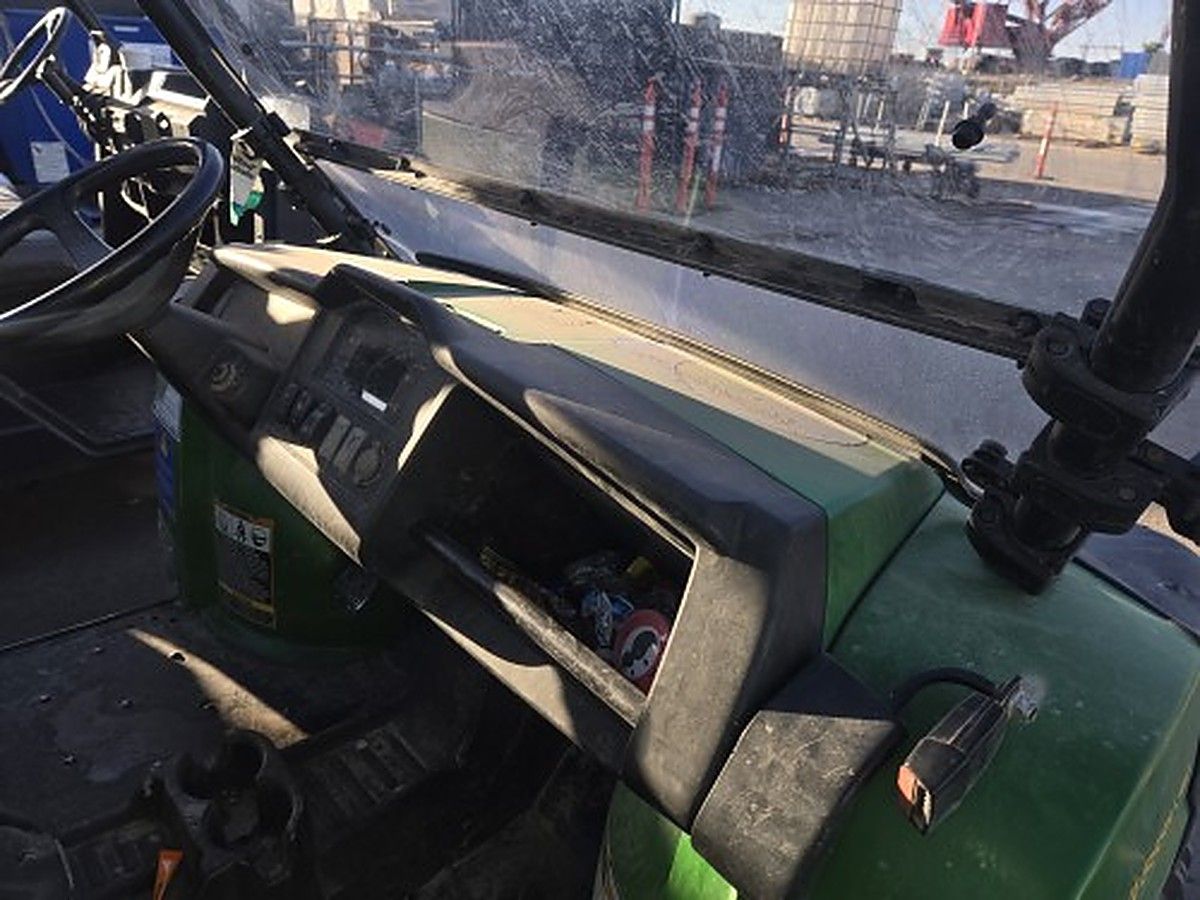 JOHN DEERE XUV855MS4 photo 5