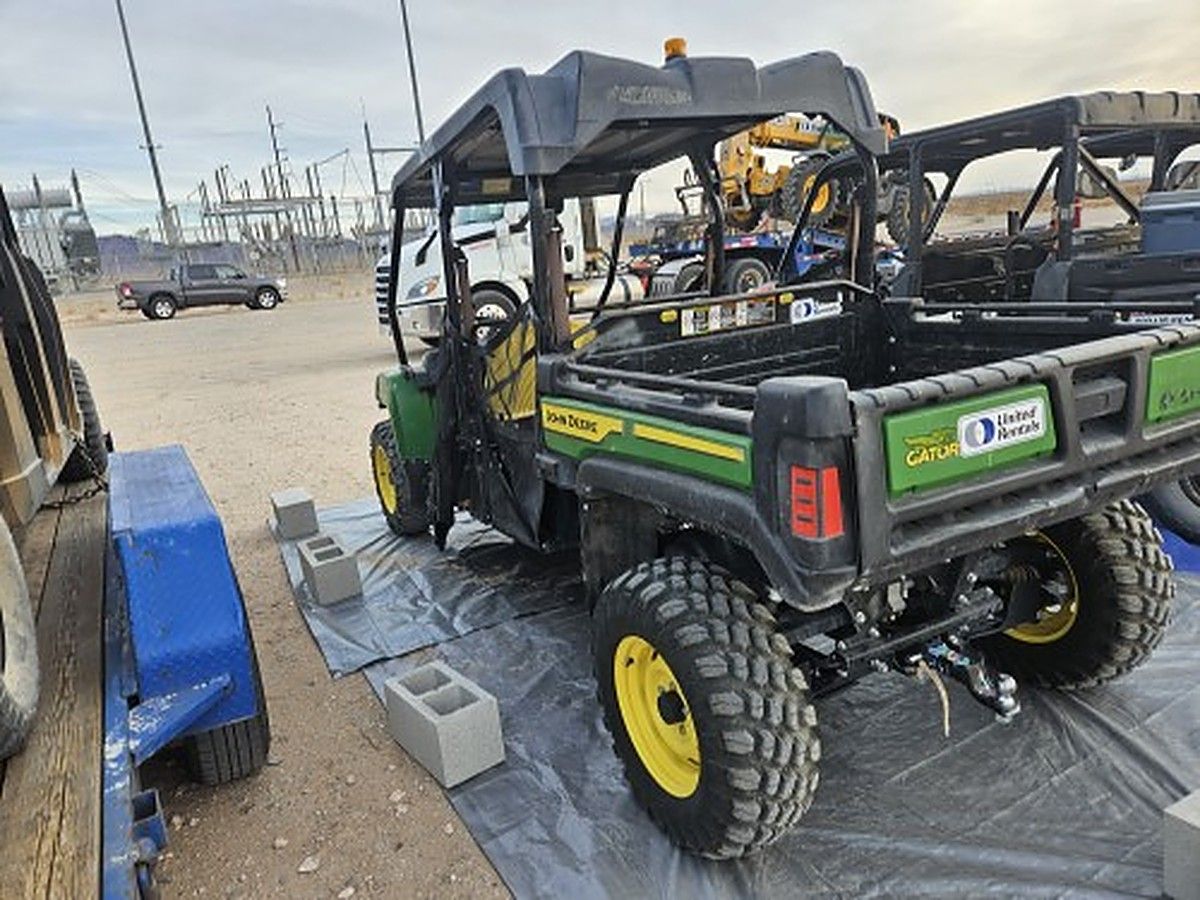 JOHN DEERE XUV855MS4 photo 3