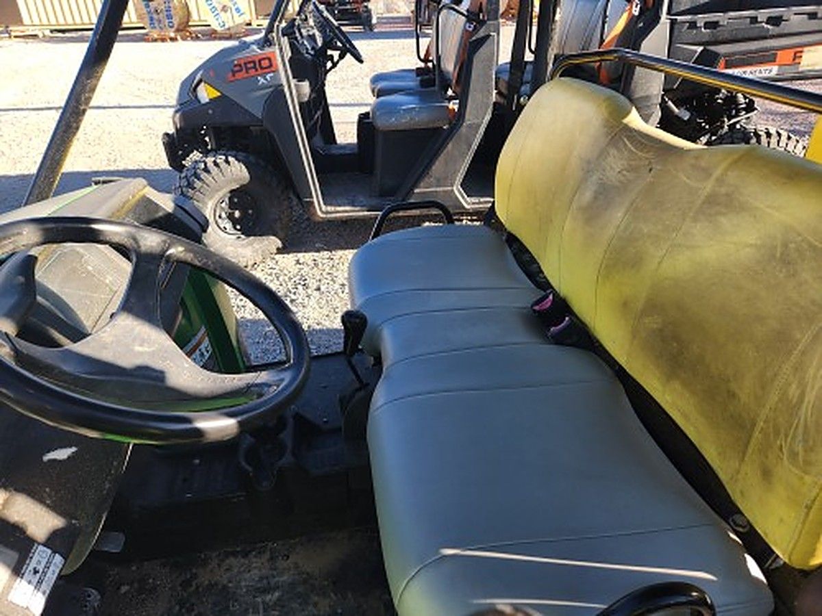 JOHN DEERE XUV855MS4 photo 3