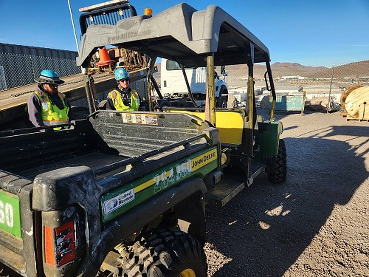 JOHN DEERE XUV855MS4 photo 7