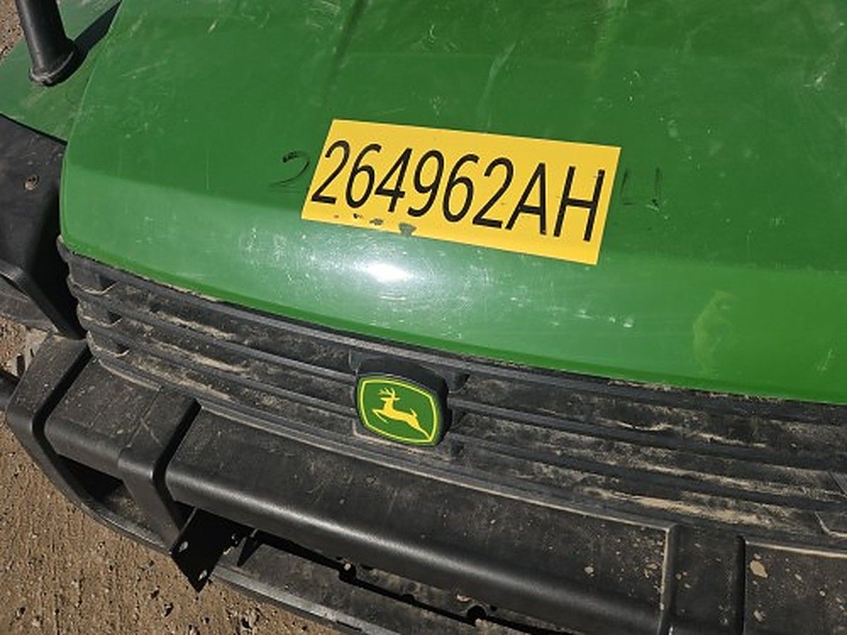 JOHN DEERE XUV855MS4 photo 14
