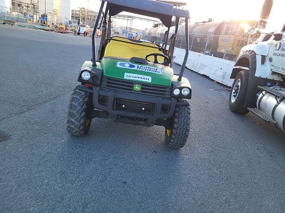 JOHN DEERE XUV855MS4 photo 2