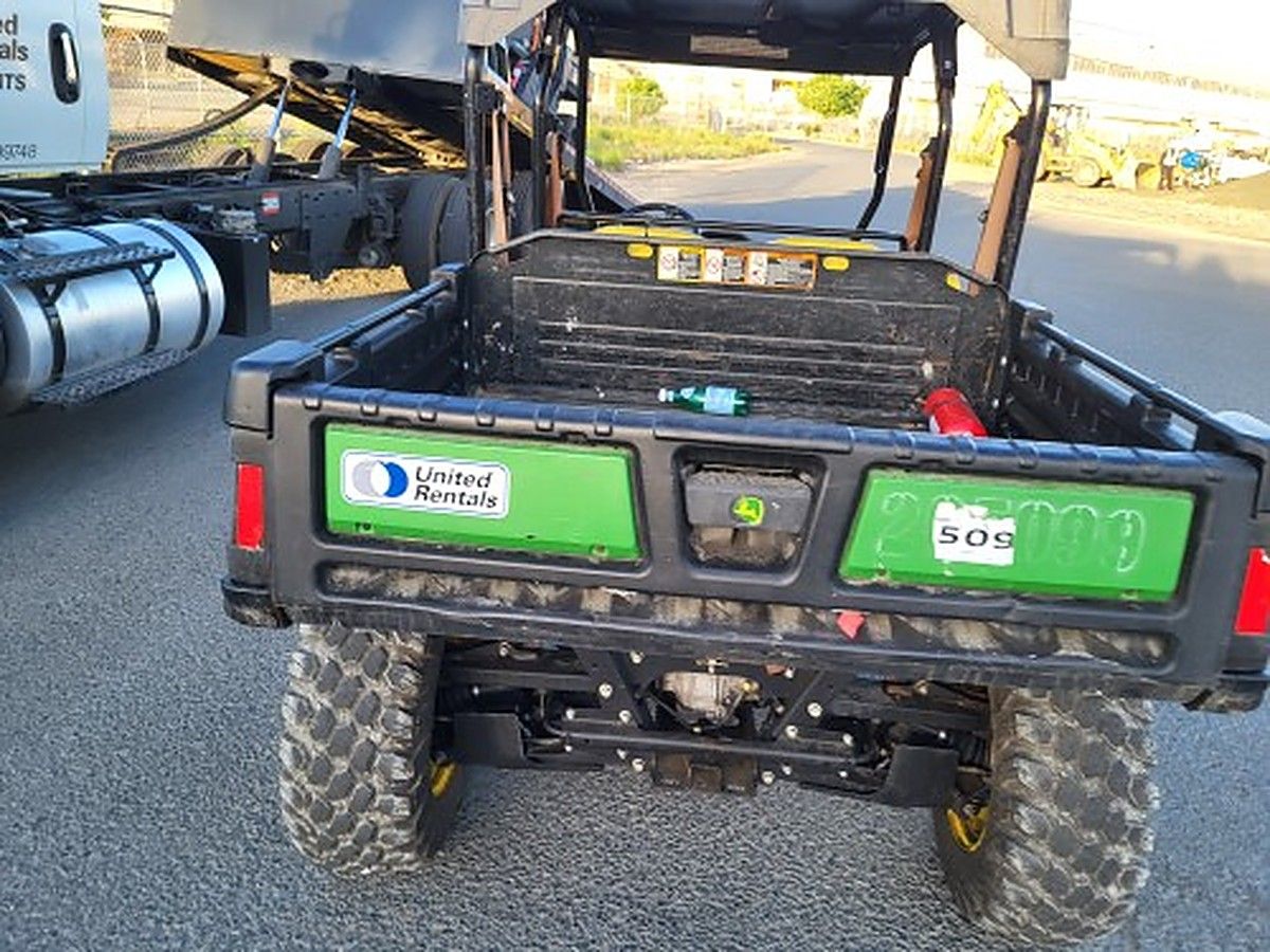 JOHN DEERE XUV855MS4 photo 4