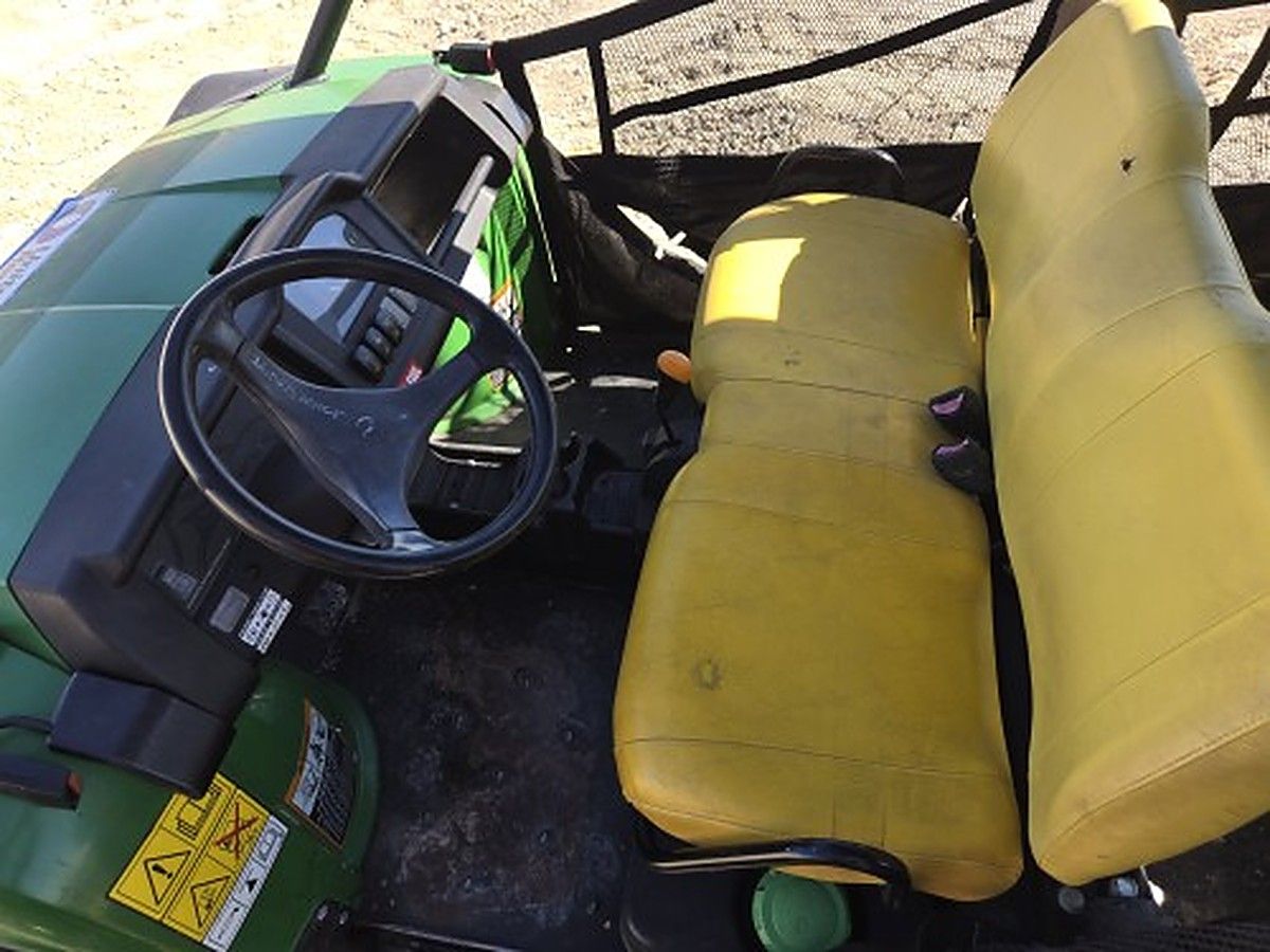 JOHN DEERE XUV855MS4 photo 2