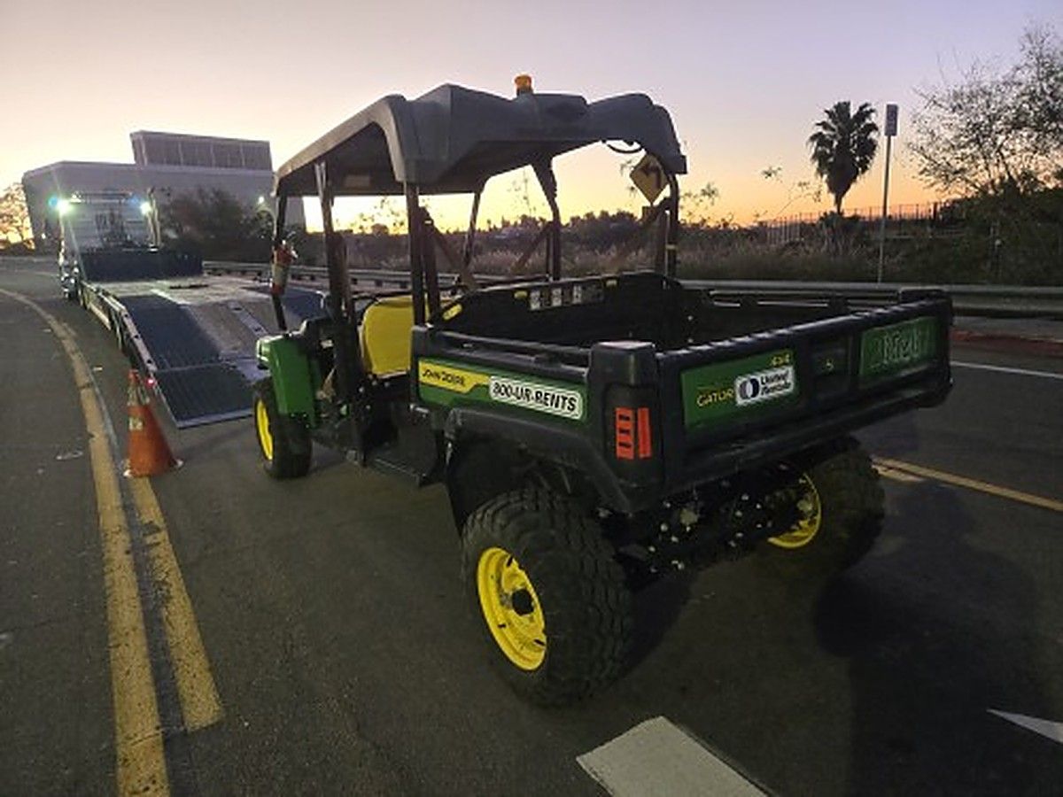 JOHN DEERE XUV855MS4 photo 2