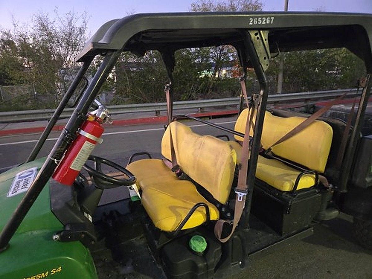 JOHN DEERE XUV855MS4 photo 4