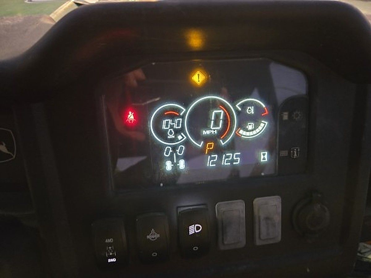 JOHN DEERE XUV855MS4 photo 7