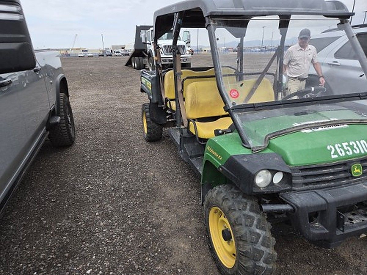JOHN DEERE XUV855MS4 photo 2