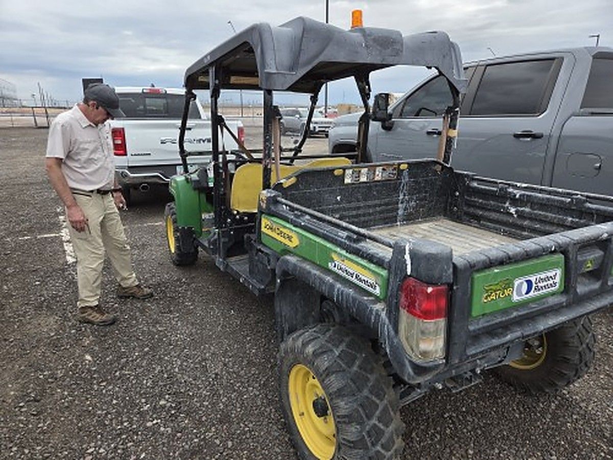 JOHN DEERE XUV855MS4 photo 3