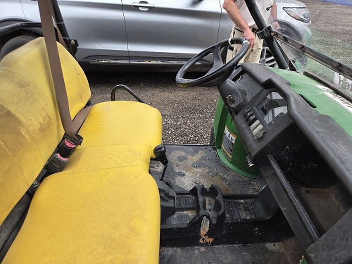 JOHN DEERE XUV855MS4 photo 5