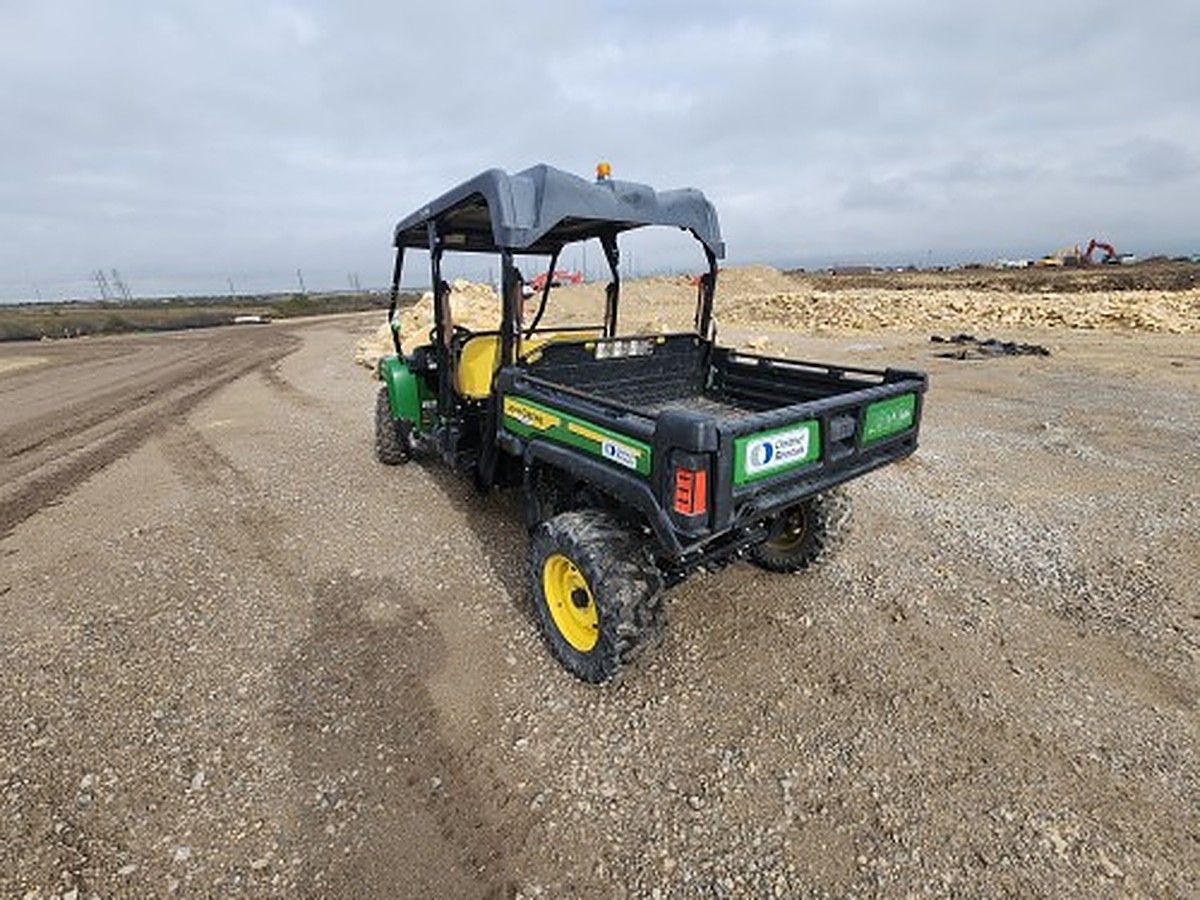 JOHN DEERE XUV855MS4 photo 3