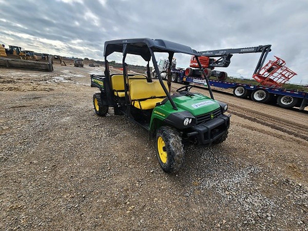 JOHN DEERE XUV855MS4 photo 8