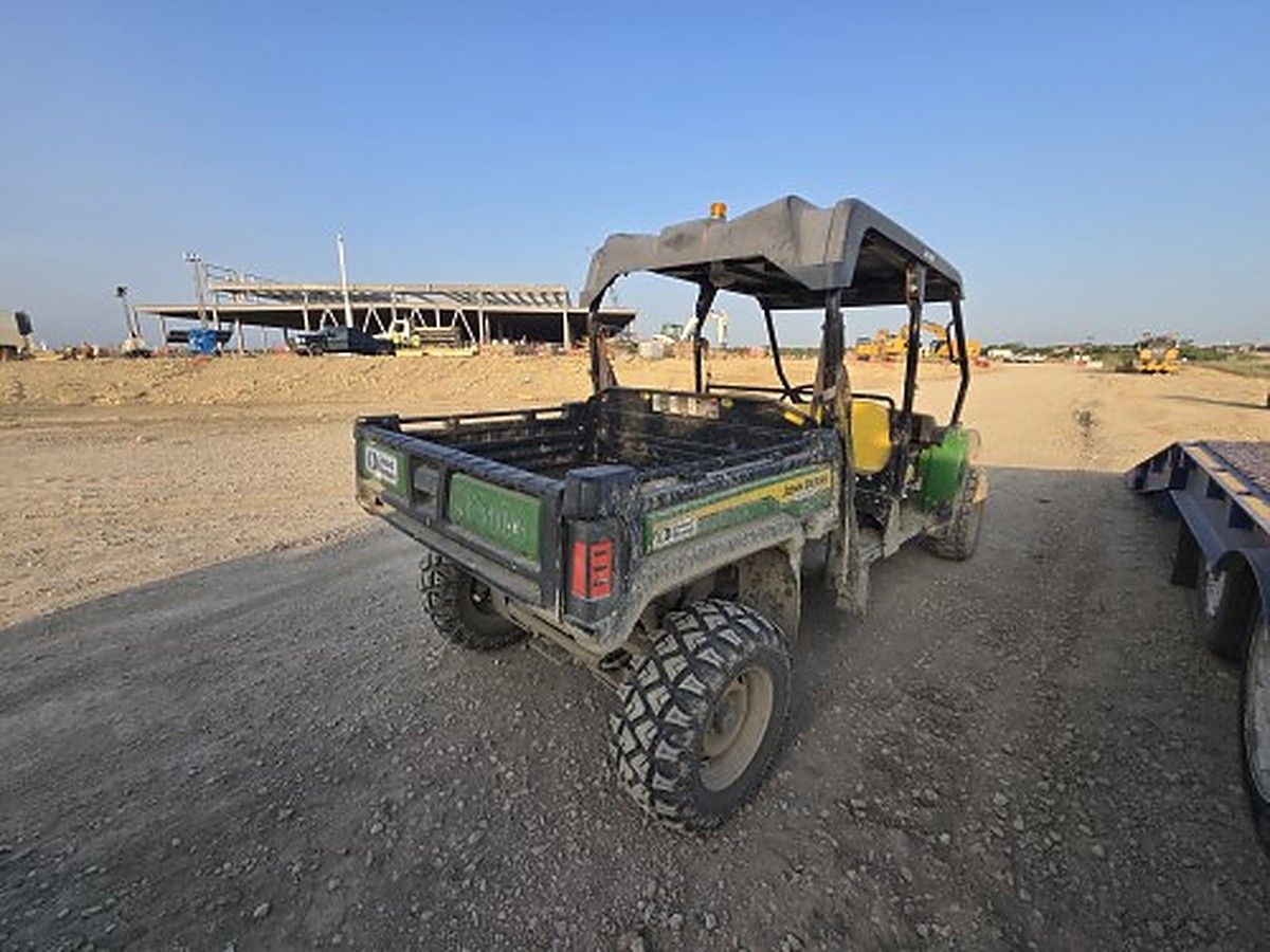JOHN DEERE XUV855MS4 photo 10