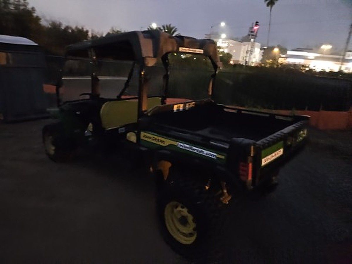 JOHN DEERE XUV855MS4 photo 5
