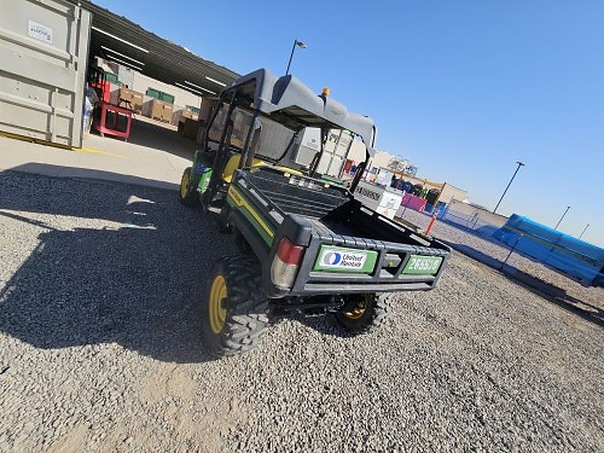 JOHN DEERE XUV855MS4 photo 2
