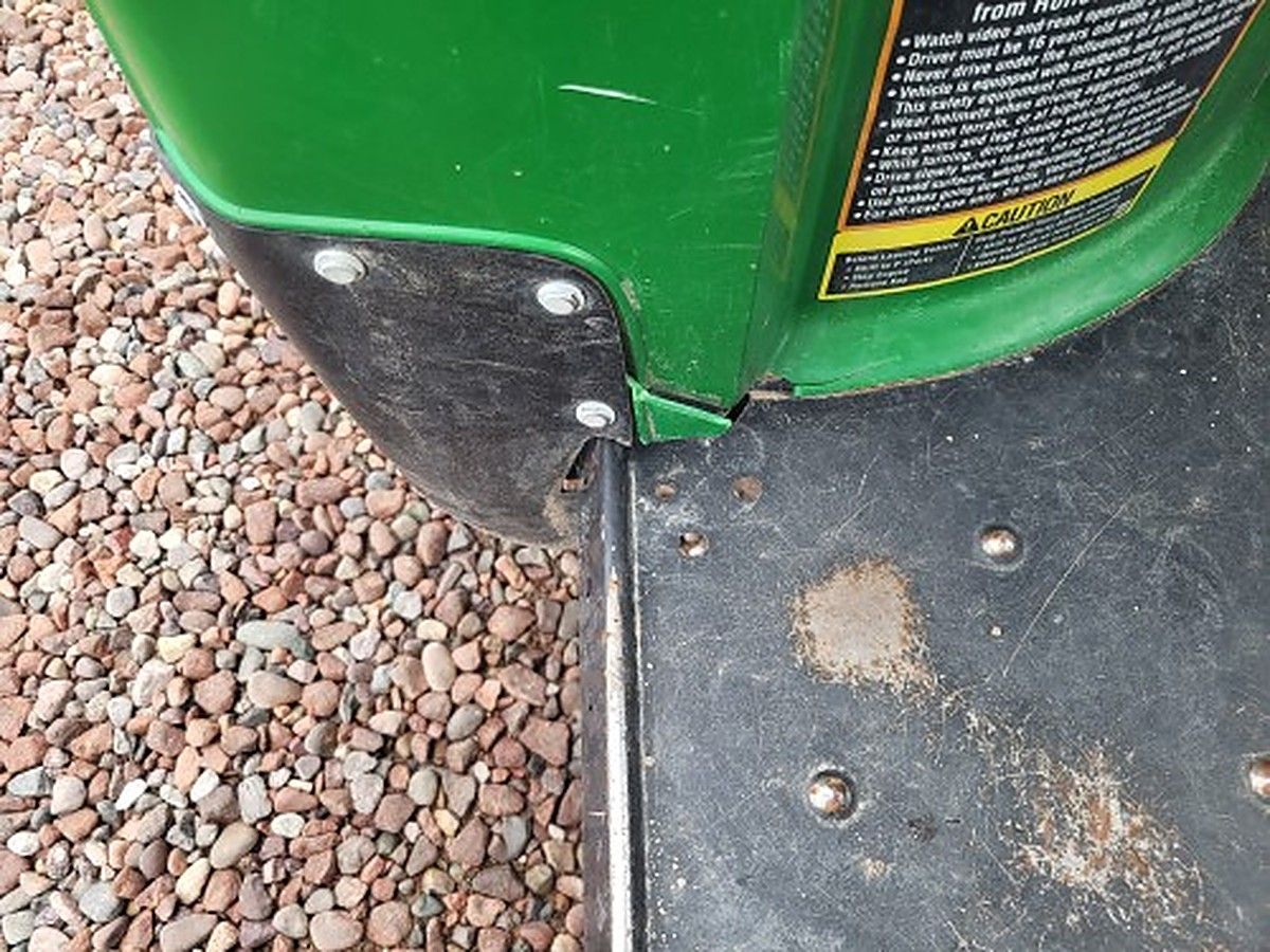 JOHN DEERE XUV855MS4 photo 13